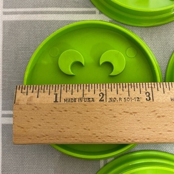 Pampered Chef Emoji Cookie Cutters 7) Pieces Designed By Kids For Kids Baking - Picture 2 of 4